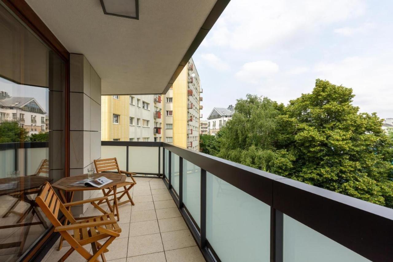 Modern Apartment Near Hilton Warsaw Exterior photo