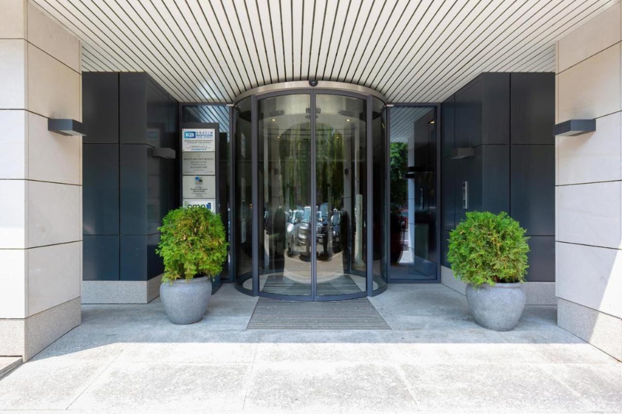 Modern Apartment Near Hilton Warsaw Exterior photo